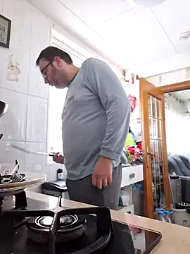 Javier bear online show from February 6, 9:56 am