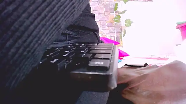 Snapshot of MaidenGame chatting on February 9, 3:16 pm MaidenGame online show from February 9, 3:16 pm