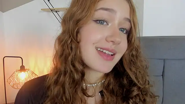 Snapshot of mailin18 chatting on February 16, 12:19 am mailin18 online show from February 16, 12:19 am