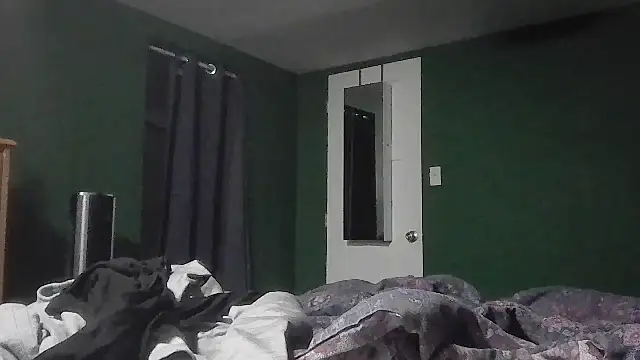 Snapshot of Glitt3rqueen341 chatting on September 26, 5:33 am Glitt3rqueen341 online show from September 26, 5:33 am