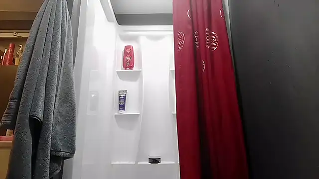 Snapshot of Glitt3rqueen341 chatting on October 2, 10:44 am Glitt3rqueen341 online show from October 2, 10:44 am