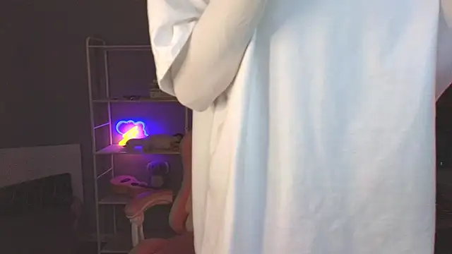 mollymila online show from January 18, 1:40 pm