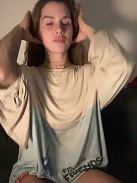 EmiliaCatalina online show from March 23, 11:53 pm