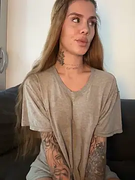 EmiliaCatalina online show from March 29, 6:52 pm