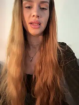 EmiliaCatalina online show from June 29, 6:30 pm