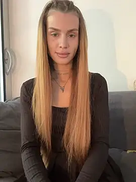 EmiliaCatalina online show from July 15, 6:02 pm