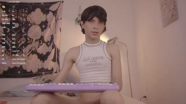 Snapshot of simonbane01 chatting on September 10, 4:40 pm simonbane01 online show from September 10, 4:40 pm