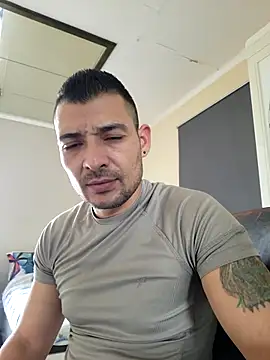 Snapshot of Zoltanioan26 chatting on February 13, 2:13 pm Zoltanioan26 online show from February 13, 2:13 pm