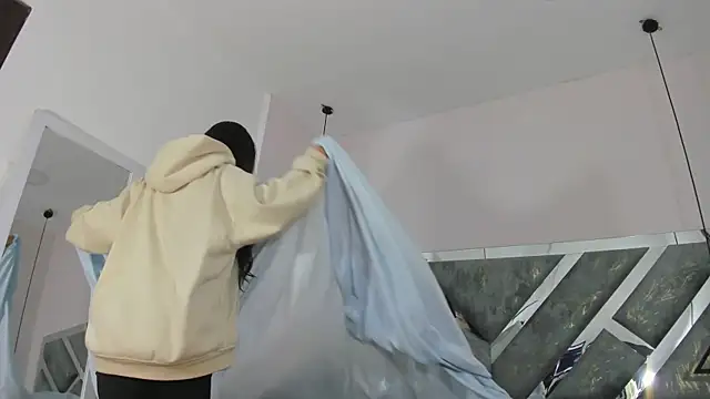 victoria cooper3 online show from December 5, 10:02 am