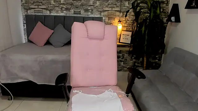  oliviawilde 1 online show from December 15, 4:29 am