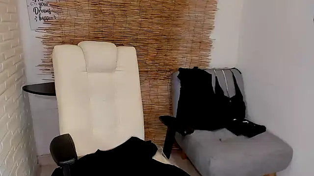  oliviawilde 1 online show from February 3, 4:46 am