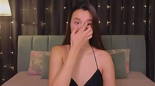 Snapshot of Sweet_heaven chatting on December 5, 8:55 pm Sweet heaven online show from December 5, 8:55 pm