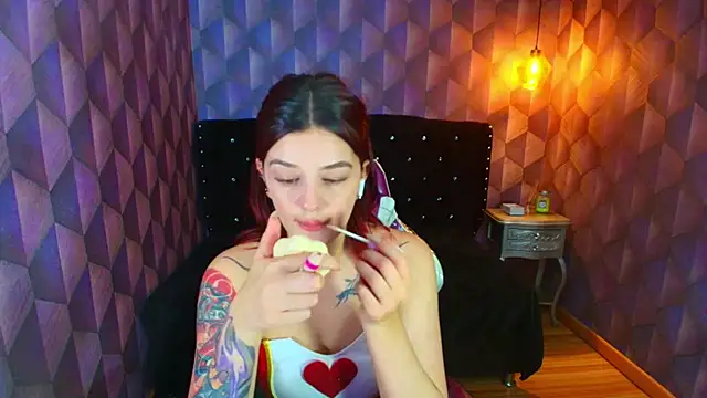 LiaHarryis online show from October 31, 5:36 pm