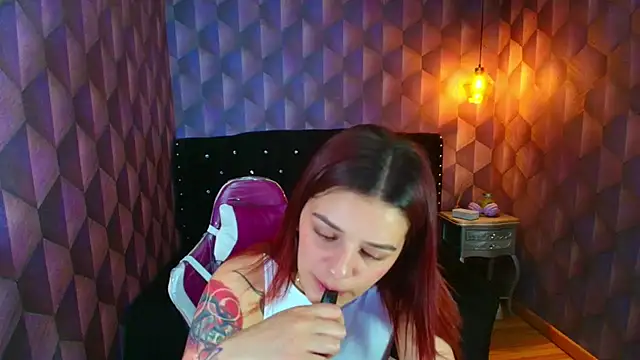 LiaHarryis online show from November 8, 5:12 pm