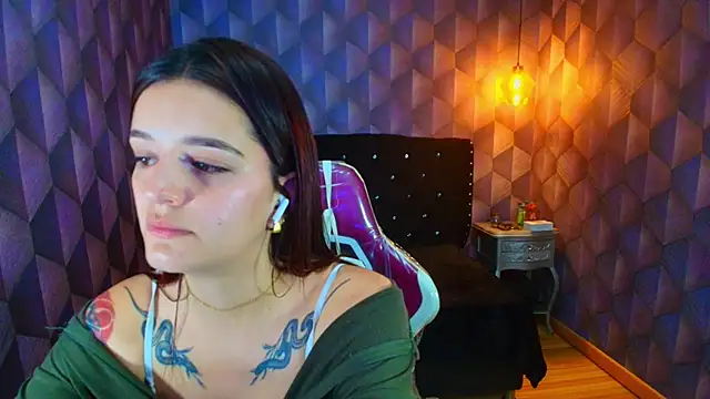 Snapshot of LiaHarryis chatting on April 13, 6:57 pm LiaHarryis online show from April 13, 6:57 pm