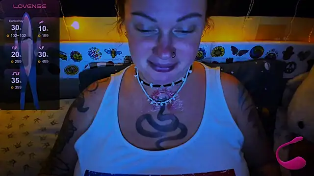 EllieOz online show from January 14, 9:09 pm