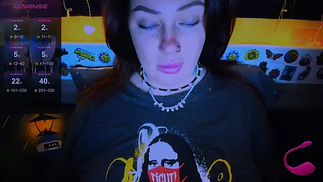 EllieOz online show from March 10, 6:56 pm