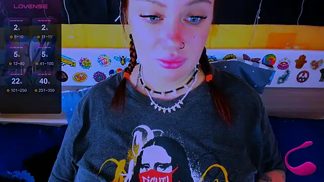 EllieOz online show from March 22, 1:41 pm