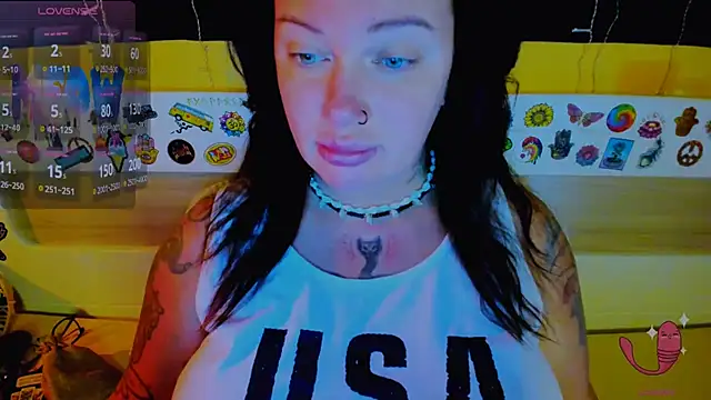 EllieOz online show from September 18, 4:42 pm