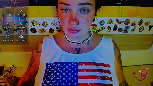 EllieOz online show from September 19, 9:04 pm