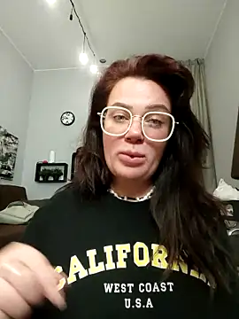 EllieOz online show from September 30, 5:51 pm