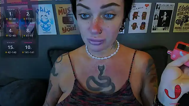 EllieOz online show from July 7, 2:32 pm