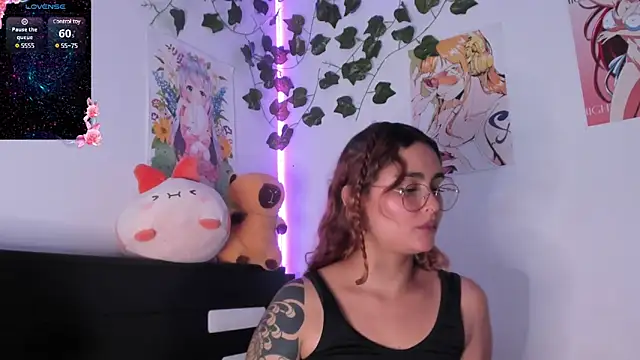 Violette-Ramirez01 online show from January 14, 9:41 pm