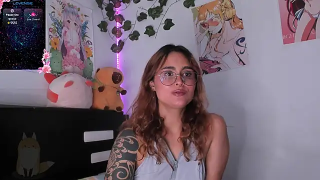 Violette-Ramirez01 online show from February 9, 3:56 pm