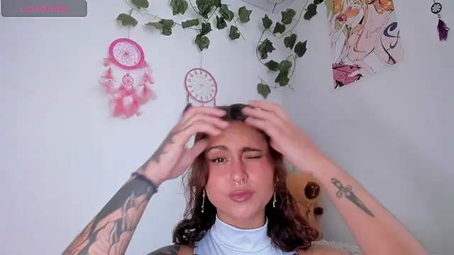 Violette-Ramirez01 online show from October 18, 6:30 pm