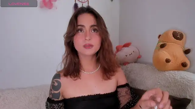 Violette-Ramirez01 online show from November 16, 4:45 pm