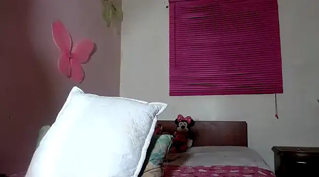 Snapshot of hazisabel chatting on December 5, 2:42 am hazisabel online show from December 5, 2:42 am