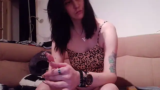 LauraBaby online show from December 20, 8:01 pm