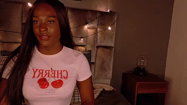 nahomi campbell online show from March 10, 7:30 pm