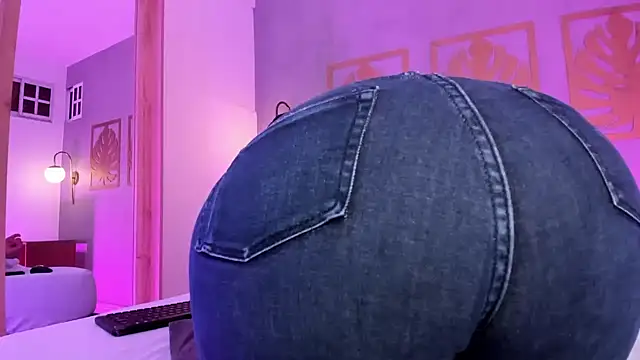 Snapshot of majo_rosse_ chatting on November 4, 7:46 pm majo rosse online show from November 4, 7:46 pm