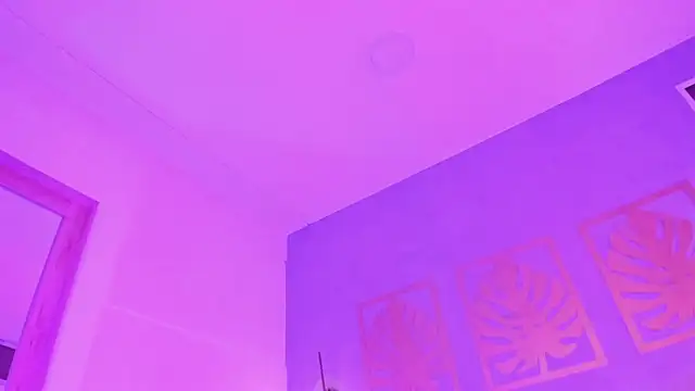 Snapshot of majo_rosse_ chatting on April 22, 6:53 pm majo rosse online show from April 22, 6:53 pm