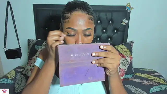 Snapshot of miss-jackson1 chatting on January 10, 10:06 am miss-jackson1 online show from January 10, 10:06 am