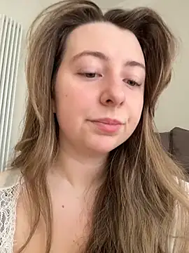 curvyflawless online show from March 5, 8:10 am