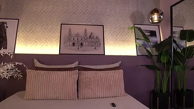 ElleDiane online show from July 3, 11:22 pm