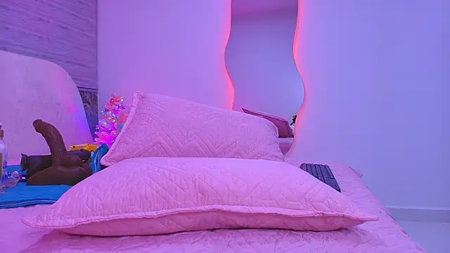 arl chloee online show from November 25, 3:06 am