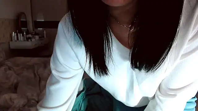 Snapshot of -Lucky_Girl chatting on October 23, 12:32 am -Lucky Girl online show from October 23, 12:32 am