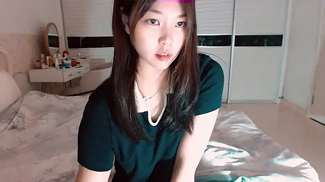 -Lucky Girl online show from April 20, 2:25 am