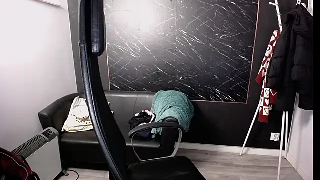 littleviki7 online show from February 25, 5:08 am