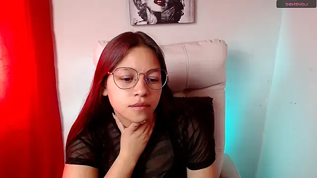 Snapshot of SamanthaRoldaan chatting on January 15, 1:41 pm SamanthaRoldaan online show from January 15, 1:41 pm