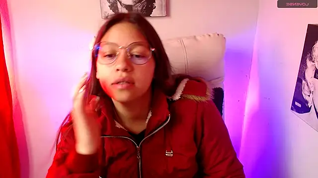 Snapshot of SamanthaRoldaan chatting on January 23, 1:35 pm SamanthaRoldaan online show from January 23, 1:35 pm