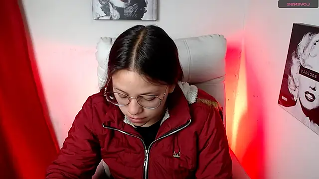Snapshot of SamanthaRoldaan chatting on January 27, 1:41 pm SamanthaRoldaan online show from January 27, 1:41 pm