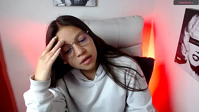 Snapshot of SamanthaRoldaan chatting on January 28, 1:38 pm SamanthaRoldaan online show from January 28, 1:38 pm