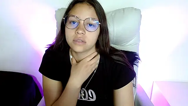Snapshot of SamanthaRoldaan chatting on February 21, 4:59 pm SamanthaRoldaan online show from February 21, 4:59 pm