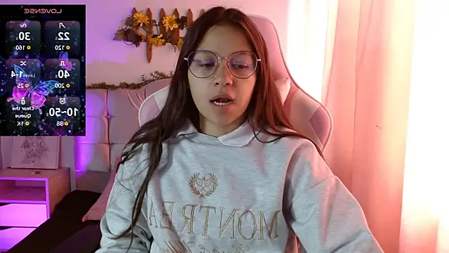 Snapshot of SamanthaRoldaan chatting on February 23, 2:46 pm SamanthaRoldaan online show from February 23, 2:46 pm