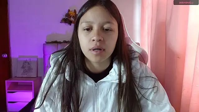 Snapshot of SamanthaRoldaan chatting on February 24, 1:42 pm SamanthaRoldaan online show from February 24, 1:42 pm
