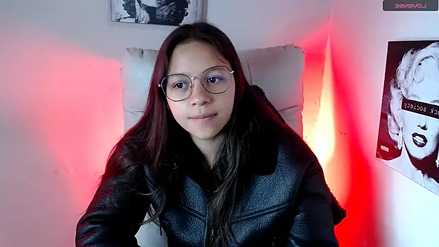 Snapshot of SamanthaRoldaan chatting on March 7, 3:49 pm SamanthaRoldaan online show from March 7, 3:49 pm